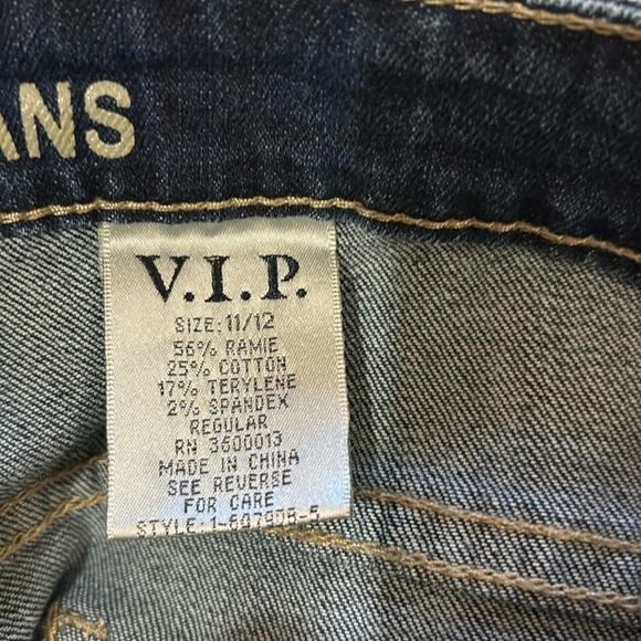 2/$30 VIP Distressed Rip 5 Pocket Jeans Size 11/12 - Picture 3 of 9